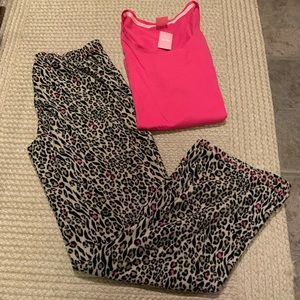 ✅ 5/$20 ⏱ Pajama set!